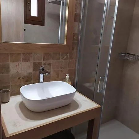 Arktos Nydri (Lefkada)