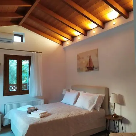 Arktos Nydri (Lefkada)